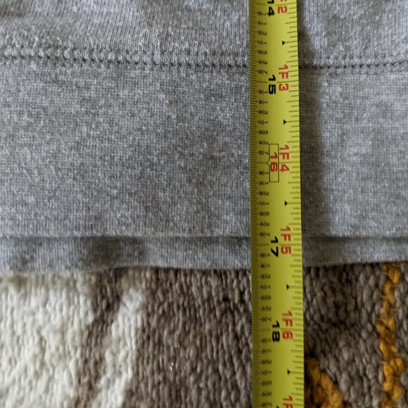 Forever 21 Cropped Sweatshirt in Grey - Picture 5 of 5